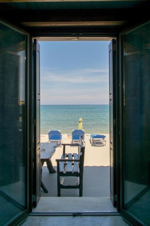 Volakas Beachfront Suites レティムノ エクステリア 写真