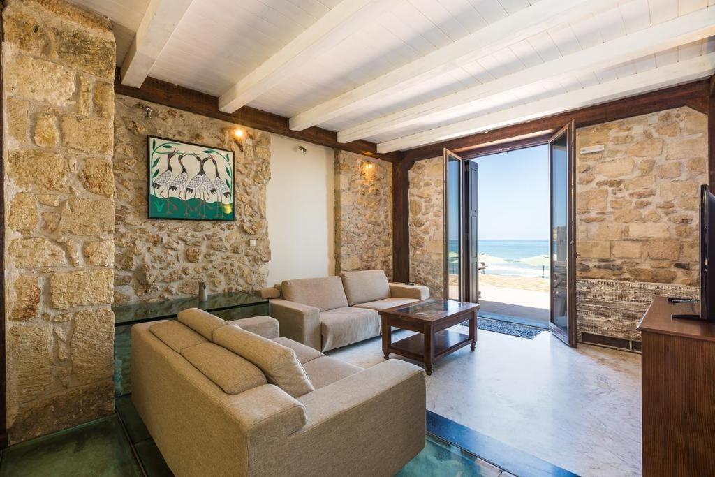 Volakas Beachfront Suites レティムノ エクステリア 写真