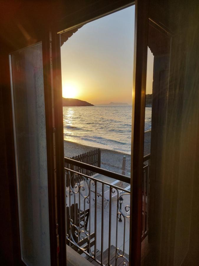 Volakas Beachfront Suites レティムノ エクステリア 写真
